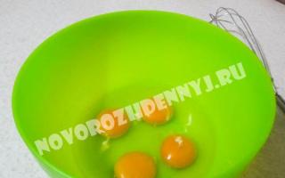 Как приготовить детский омлет для годовалого ребенка из куриных и перепелиных яиц?